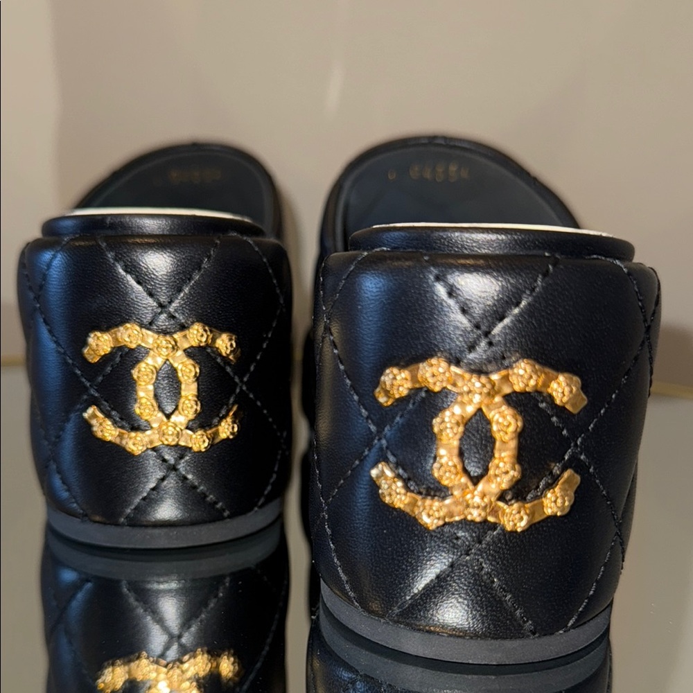 CHANEL 24P Dad Quilted Leather Platform Wedge CC interlocking slides mules 37.5 - Picture 3 of 17